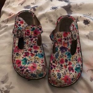 Algeria shoes || nursing shoes |||